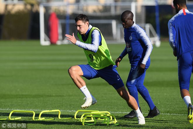 红军淘汰蓝军,闯入半决赛(红军淘汰蓝军,闯入半决赛的电影) 红军淘汰蓝军,闯入半决赛(红军淘汰蓝军,闯入半决赛的电影)